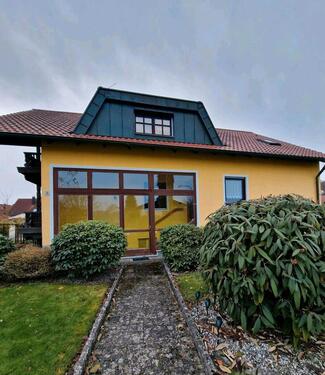 Foto - Zweifamilienhaus Haus 2 getrennte Wohnungen mit Garten und Teich