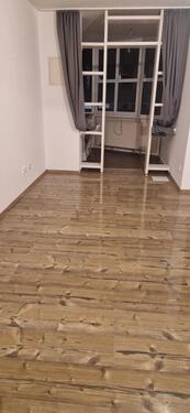 Foto - 1 Zimmer Wohnung langfristig zu vermieten mit Balkon Stellplatz