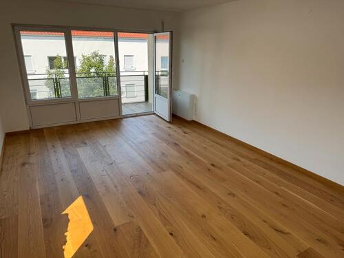 Foto - Großzügige 1-Zimmer-Wohnung in Traunreut