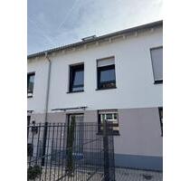 Neubau-Erstbezug: Einfamilienreihenhaus in Rodenbach!