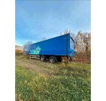 Sattelauflieger gedämmt ehem. Kühler, Umbau zum Thinyhaus - Gotha