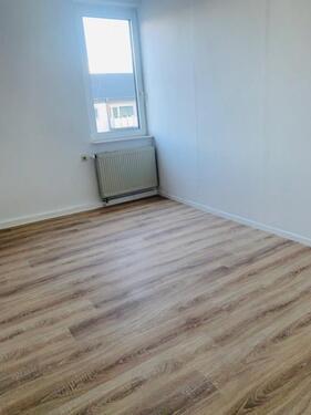 Foto - 3-Zimmer-Wohnung (84m2) - 588,00&nbsp;EUR Kaltmiete, ca.&nbsp; 84,00&nbsp;m&sup2;
