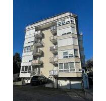 *Renoviert* - Helle Wohnung mit Balkon, Stellplatz u. Aufzug - Leipzig Ost