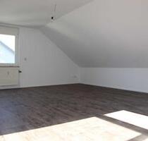 Toll geschnittene helle Dachgeschosswohnung in Oberstenfeld