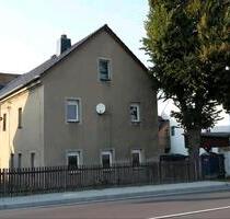 Wohnhaus mit Nebengebäuden u. großem GrundstückWiese ca. 8.000m2 - Hartha