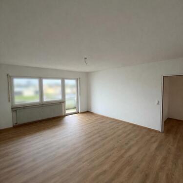 Foto - Moderne 2,5-Zimmerwohnung (80qm), Balkon, EBK, TG-Stellplatz