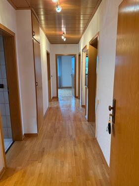 Foto - Mietwohnung 4 Zimmer mit 85qm Niederkassel Ort