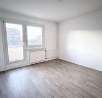 ** charmante 3 Raum mit Balkon in ruhiger Lage im 2. OG ** - Plauen Alt Chrieschwitz