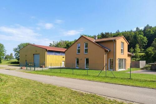 Foto - A+ Einfamilienhaus mit Einliegeroption und 255qm Halle auf 1,4 HA
