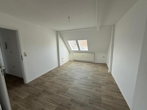 Foto - +++ Helle 2 Zimmer-Dachgeschoss-Wohnung +++