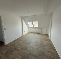 +++ Helle 2 Zimmer-Dachgeschoss-Wohnung +++ - Plauen Altstadt