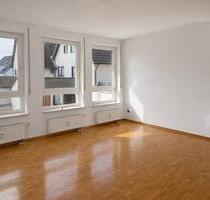 Schöne 3,5 Zi. Wohnung mit Balkon, Küche, Klima & TG – 91 m² - Mundelsheim