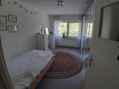 Foto - 2-Zimmer-Wohnung mit Balkon & Aufzug – 1. OG, zentral & ruhig