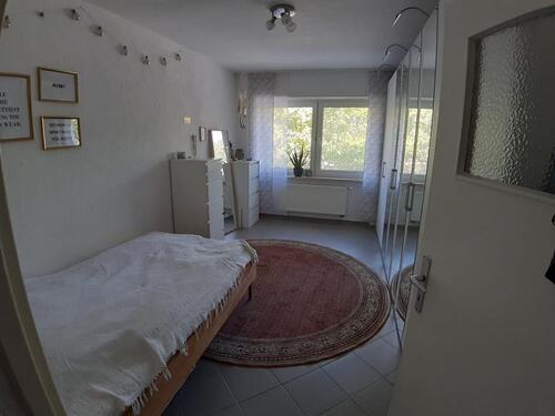 Foto - 2-Zimmer-Wohnung mit Balkon & Aufzug – 1. OG, zentral & ruhig