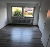 Gepflegte 2-Zimmer-Wohnung mit Terrasse, Einbauküche und Garage - Brakel