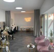 Kosmetikstudio zur miete! - 400,00&nbsp;EUR Kaltmiete, in Ludwigsburg (PLZ: 71638)