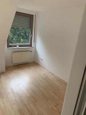 Foto - 1 Zimmer Dachgeschoßwohnung zur Miete in Nürtingen