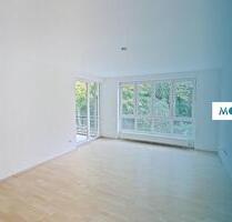 **Helle und großzügig geschnittene 2-Zimmer-Wohnung mit BALKON** - Düsseldorf Stadtbezirk 10
