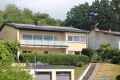 Foto - PROVISIONSFREI - Einfamilienhaus mit Garten und 2 Garagen