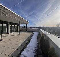 Über den Dächern - Bergblick inklusive! Moderne Penthouse-Wohnung samt Stellplätzen und Einbauküche zu vermieten! - Leutkirch im Allgäu