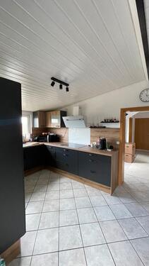 Foto - Dachgeschosswohnung - 950,00&nbsp;EUR Kaltmiete, ca.&nbsp; 80,00&nbsp;m&sup2;