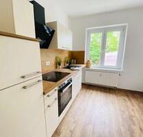 Frisch renoviert! Helle 2-Raumwohnung mit moderner Einbauküche! PKW-Stellplatz möglich - Magdeburg Nordwest