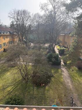 Foto - 3-Zimmerwohnung im Dachgeschoss, teilmöbliert, Hamburger Westen