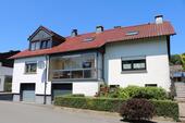 Foto - Attraktives Zweifamilienhaus mit Garten in ruhiger Siedlungslage