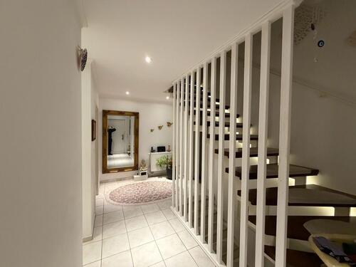 Foto - Familienfreundliche Doppelhaushälfte mit Kamin, Terrasse, Garage