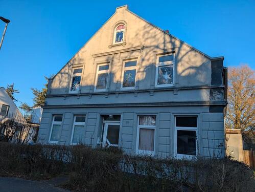 Foto - Sanierungsbedürftiges Mehrfamilienhaus Wilhelmshaven Neuengroden