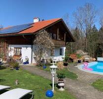 Ferienwohnung mit Pool - 1.450,00 EUR Kaltmiete, in Bad Heilbrunn (PLZ: 83670)