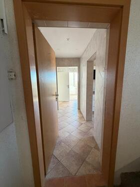 Foto - Sanierte helle 3-Zimmer-Wohnung mit Einbauküche und Schuppen