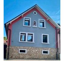 Zwangsversteigerung - Einfamilienhaus mit Nebengebäude - Leinach