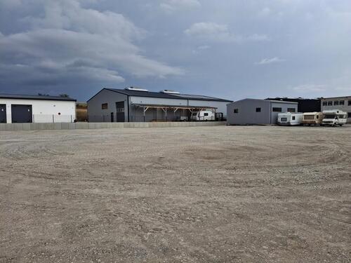 Foto - Stellplatz Parkplatz Wohnwagen Wohnmobil LKW Boot Foodtruck