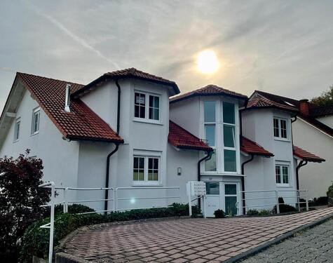 Foto - DG-Wohnung 94 qm Dreis-Tiefenbach mit EBK, Loggia mit Garage