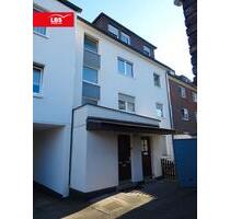 Zentral und doch im Grünen ! - 400,00&nbsp;EUR Kaltmiete, ca.&nbsp; 76,00&nbsp;m&sup2; in Bottrop (PLZ: 46236)