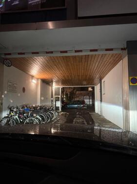 Foto - Großer Tiefgaragenstellplatz – auch für SUV geeignet