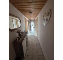 Großzügig Mansarden Wohnung in Lalling zu vermieten.