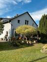 Foto - Grundstück mit Einfamilienhaus und großem Garten