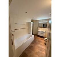 Großzügige 2 ZKB mit Flur; Wohn-und Esszimmer 94m2 in Rentrisch - Sankt Ingbert