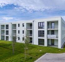 Neubau (Erstbezug!) BARRIEREFREI und seniorengerechte moderne 3-Zimmer-Wohnung in Roth mit Loggia, zentral aber im Grünen