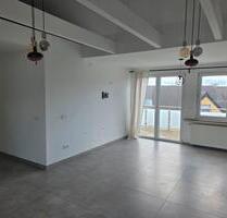 elegante Dachgeschosswohnung mit Balkon ideal für 2 Personen - Oberhausen Biefang