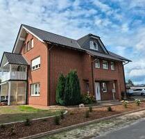 3 Zimmer Wohnung, 108m² mit Balkon in Hille Ort zu vermieten