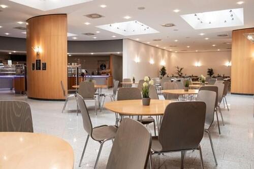 Foto - Kantine im Office Center: Bereit für Ihren Betrieb – Komplett ausgestattet.