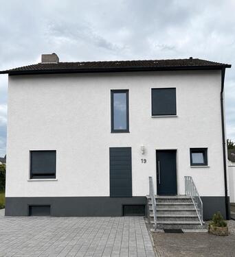 Foto - Modernisiertes freistehendes Ein- oder Zweifamilienhaus