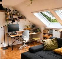 Helle, freie 2,5 Zi-DG Wohnung Zähringen, Haltest. Hornusstraße - Freiburg im Breisgau Brühl