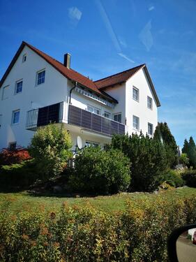 Foto - 3-Zi Kü + Bad + Stellplatz DG-Wohn. von privat sofort vermieten