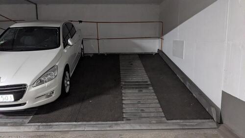 Foto - Zentraler Tiefgaragenstellplatz in Kirchheim-Stadtmitte 