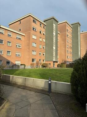 Foto - 4-Zimmer-Wohnung inkl. Loggia, Keller und TG in Unterfeldhaus