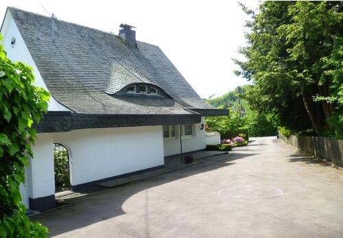 Foto - Repräsentative Villa mit Schwimmbad Gummersbach Zentrum diskret